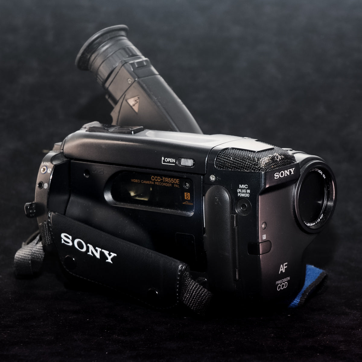Sony - Handycam - CCD-TR550E