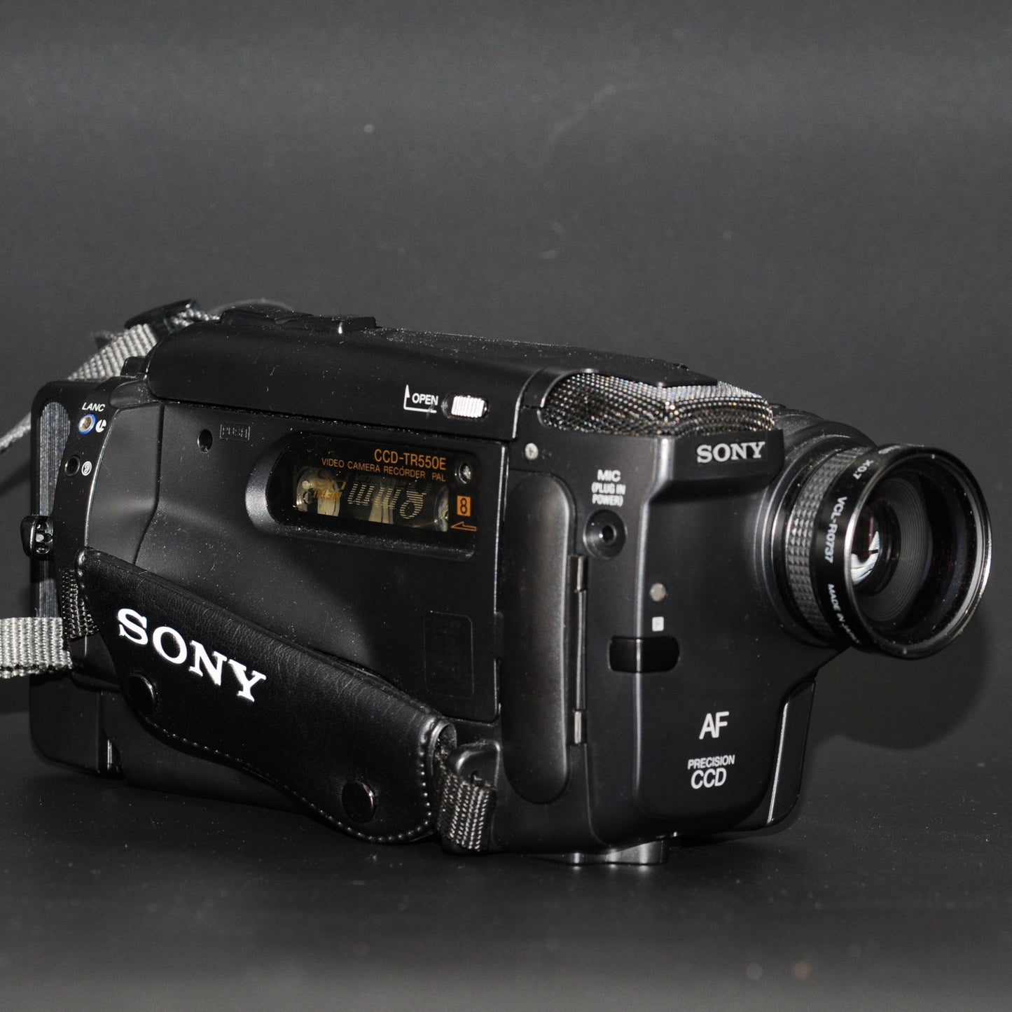 Sony - Handycam - CCD-TR550E