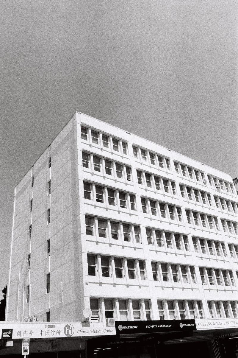 Sample photo shot on Zenit-EM with Miranda 28mm f/2.8 Wide-Angle, frame 3