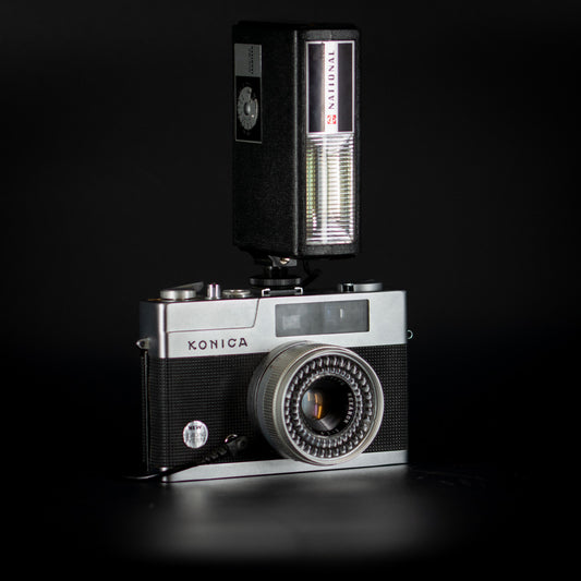 Konica EE-Matic S with National Flash