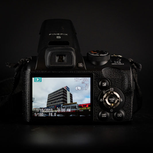 Fujifilm FinePix S4200