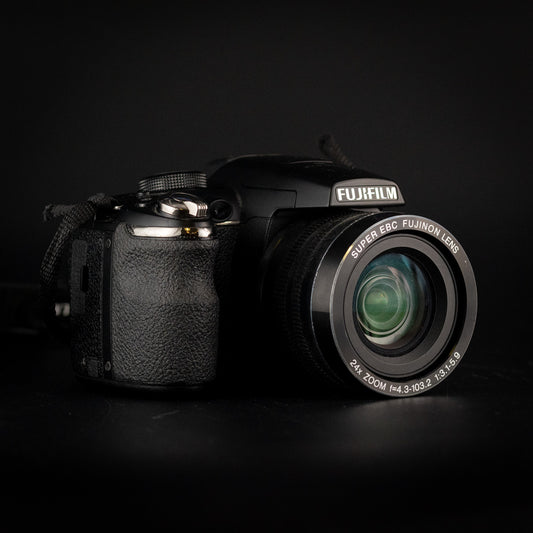 Fujifilm FinePix S4200