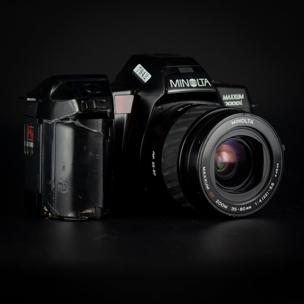 Minolta Dynax 7000i with 35-80mm