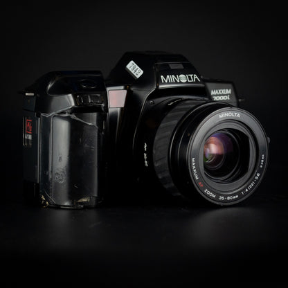 Minolta Dynax 7000i with 35-80mm