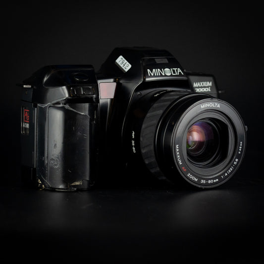 Minolta Dynax 7000i with 35-80mm