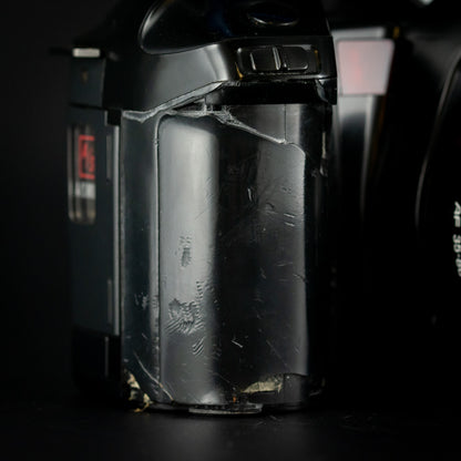 Minolta Dynax 7000i with 35-80mm