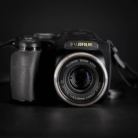 Fujifilm FinePix S5800 Classic Digital Camera