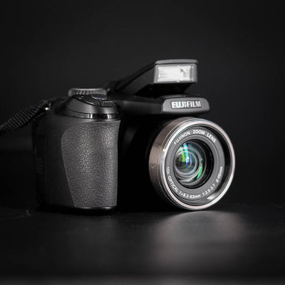 Fujifilm FinePix S5800 Classic Digital Camera