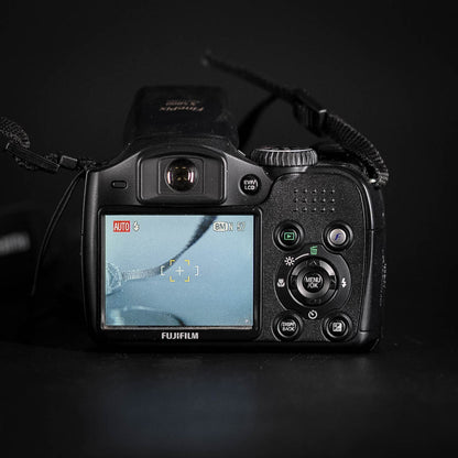 Fujifilm FinePix S5800 Classic Digital Camera