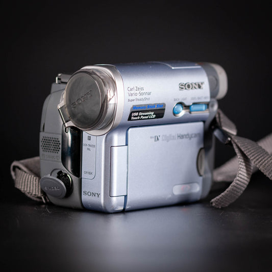 Sony DCR-TRV22e Mini DV Digital Camcorder