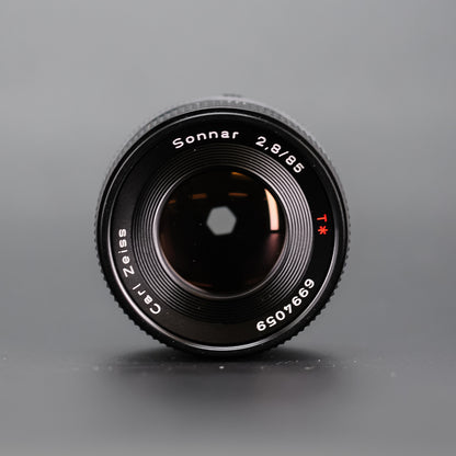 Carl Zeiss Sonnar T* 85mm f/2.8