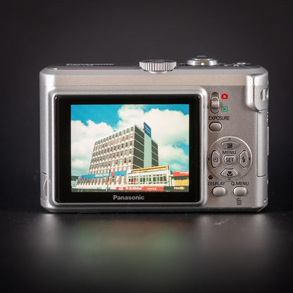 Panasonic DMC-LZ8: