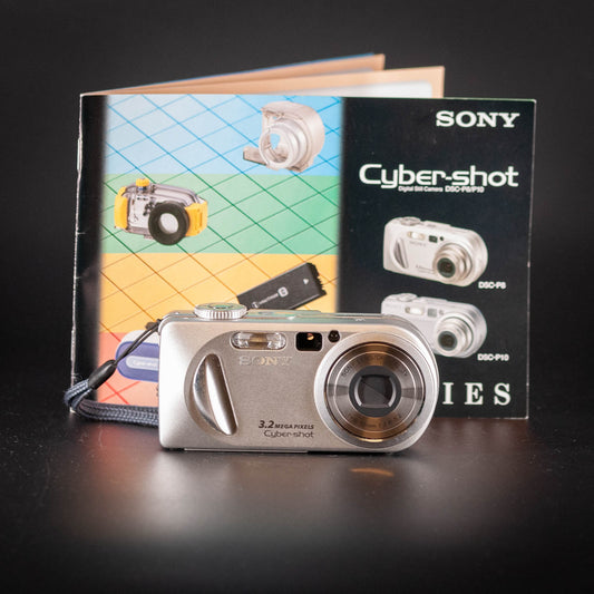 Sony Cyber-shot DSC-P8 Digital Camera