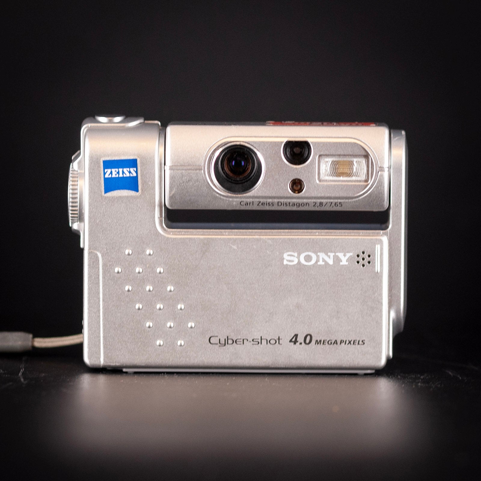 【オールドコンデジ】 SONY Cyber-shot DSC-F77A Sony Cyber-Shot DSC-F77A Carl Zeiss Compact Digital Camera #0007