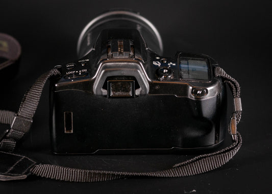 Minolta Dynax 500si with Tamron 28-200mm