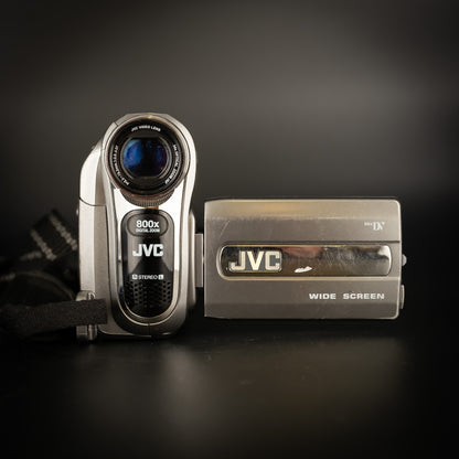 JVC GR-D750 MiniDV Camcorder