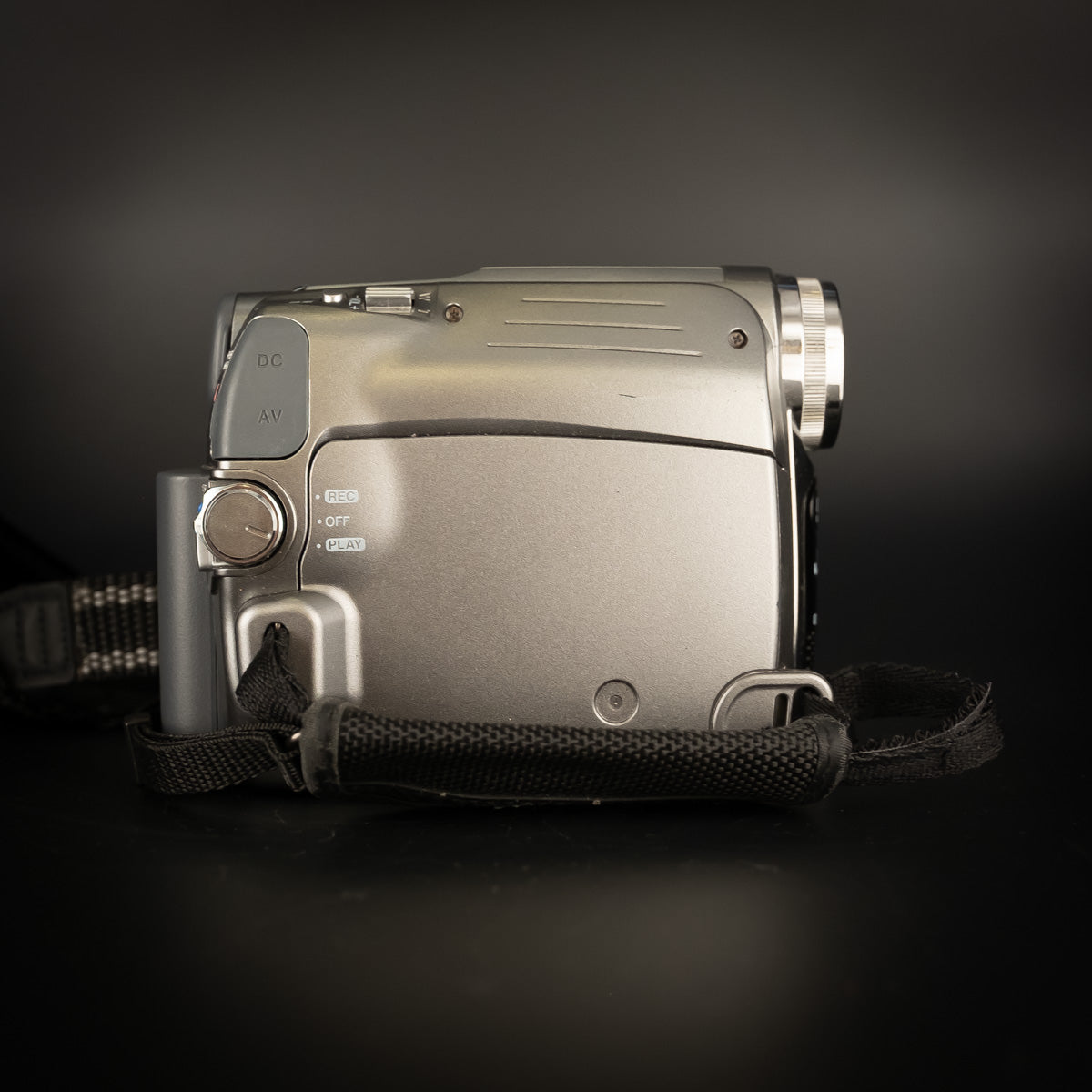 JVC GR-D750 MiniDV Camcorder