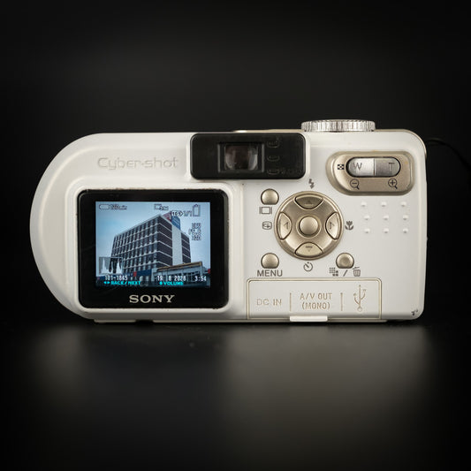 Sony Cyber-shot DSC-P9 (2002)