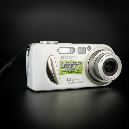 Sony Cyber-shot DSC-P9 (2002)