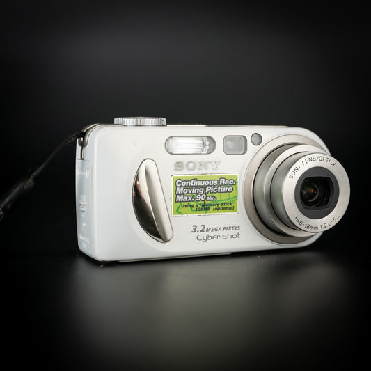 Sony Cyber-shot DSC-P9 (2002)