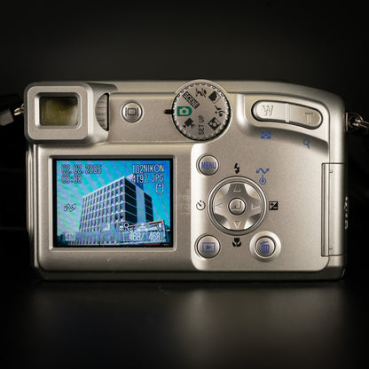 Nikon Coolpix 4800