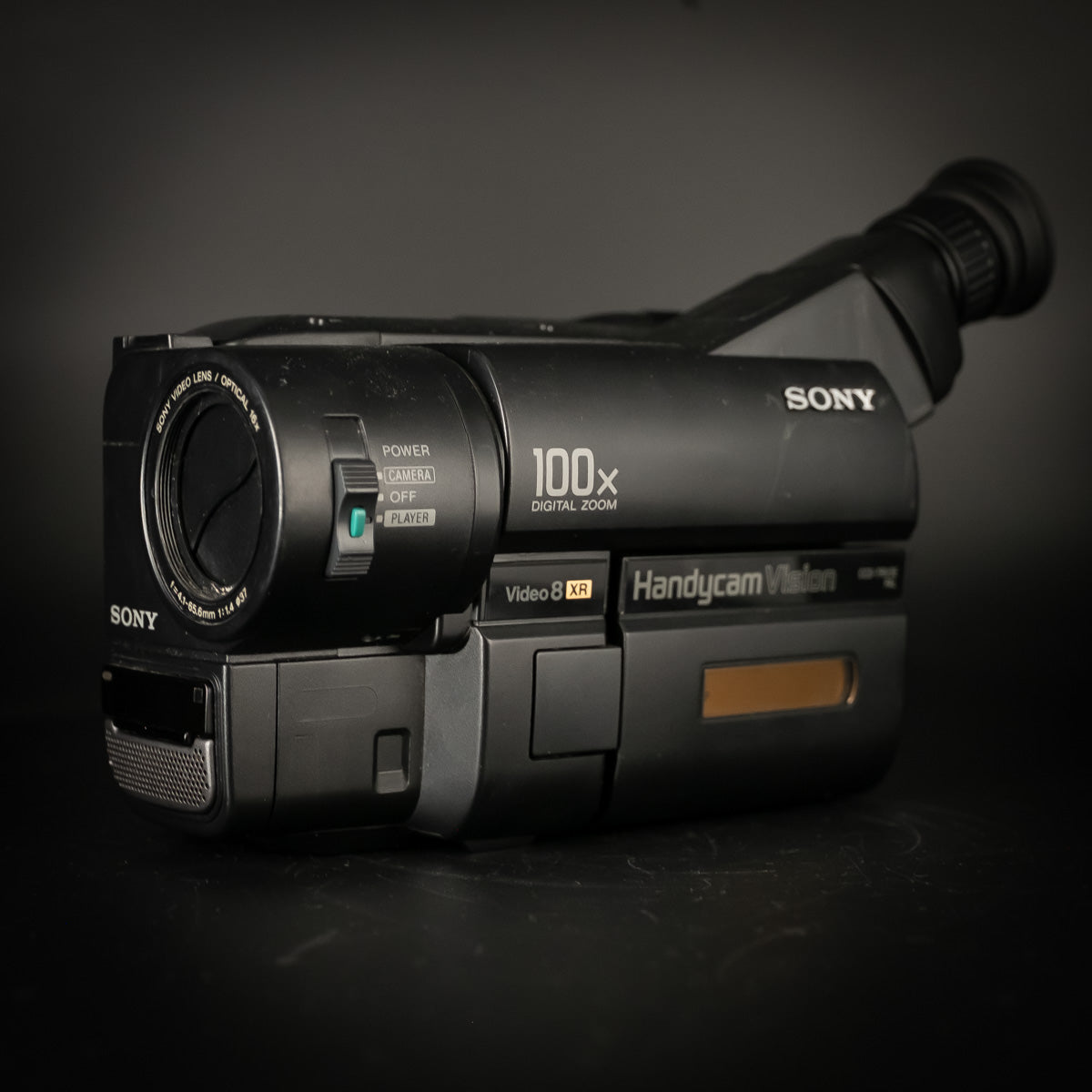 Sony Handycam CCD-TRV3E (Video8)
