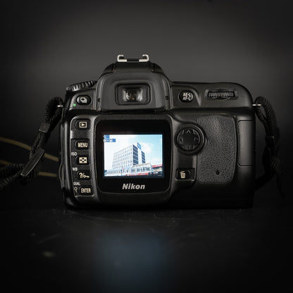 Nikon D50 + AF-S DX 18-55mm